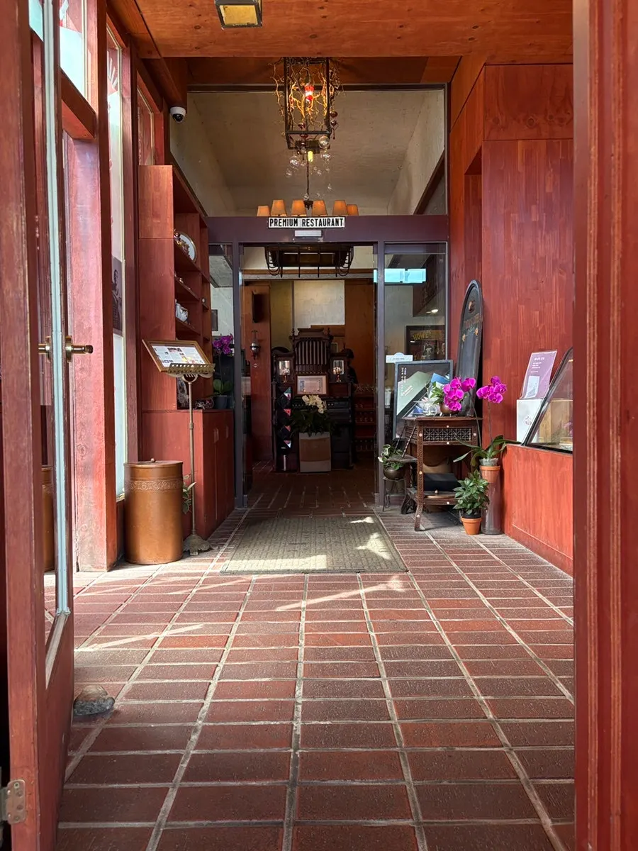 Interior of Waltz and Dr. Mahn visited for an anniversary date