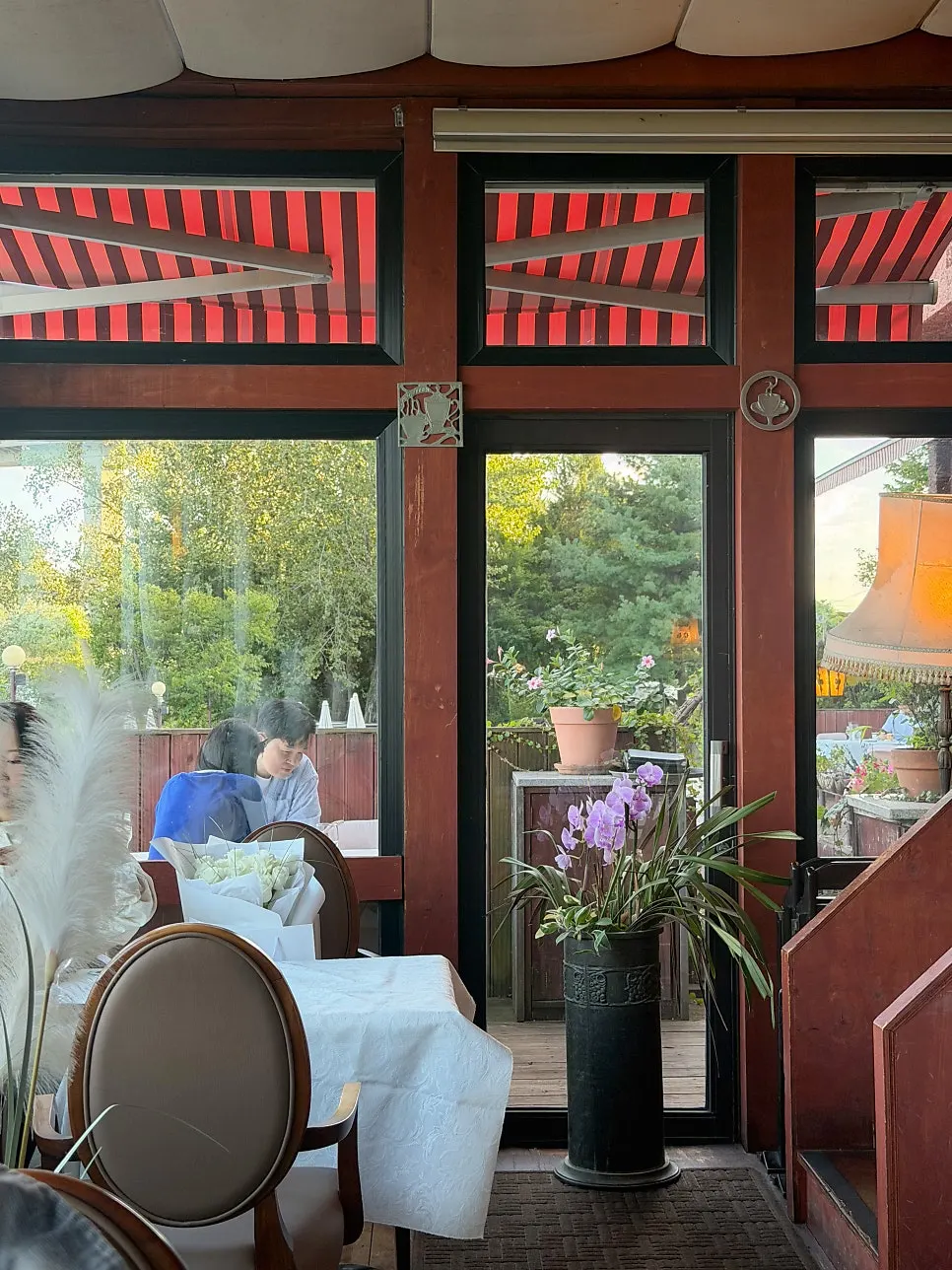 Interior decor of the café