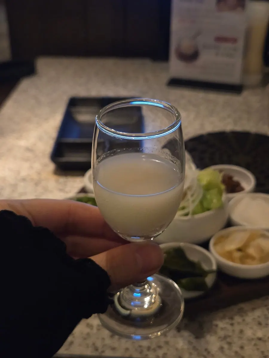 고기 나오기 전 곁들임 상차림
