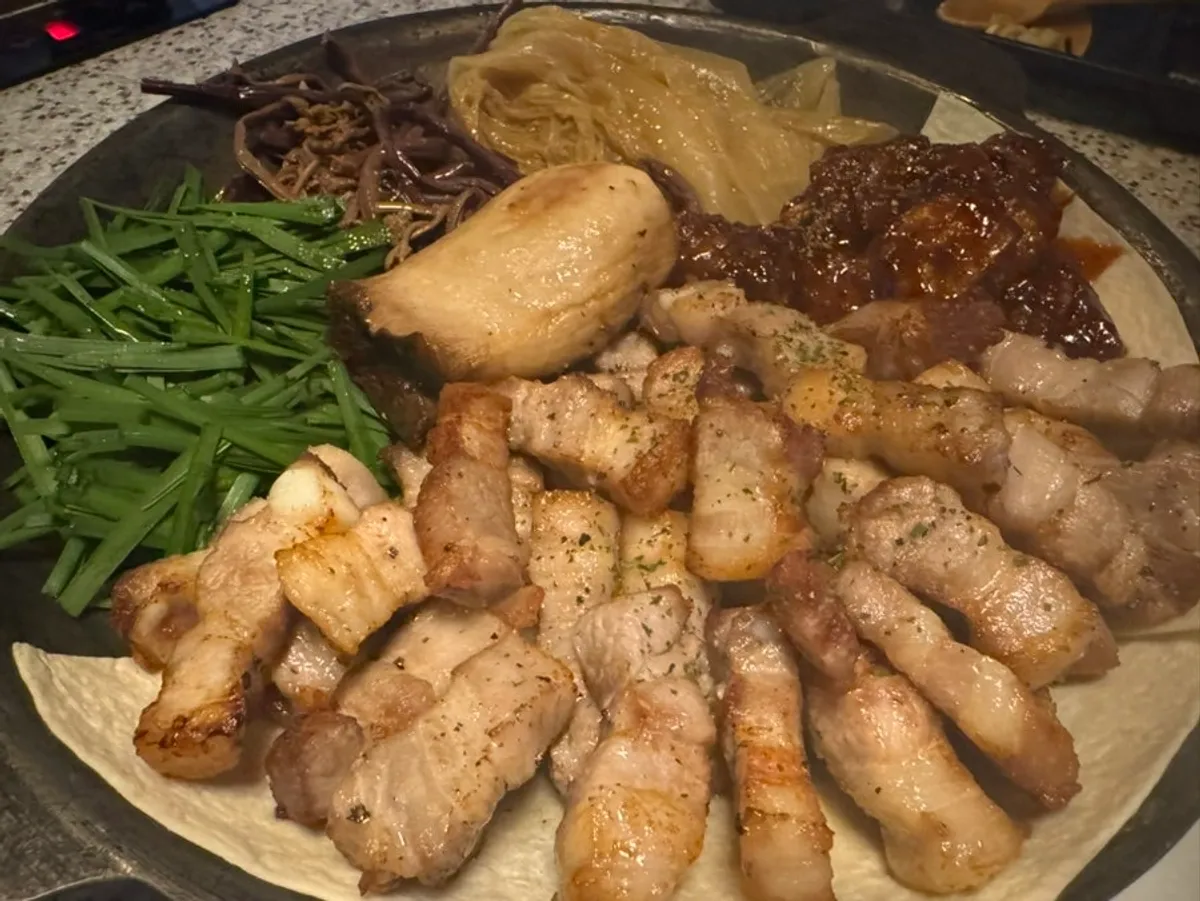 인덕션 위에서 따뜻하게 유지되는 완벌한판 고기