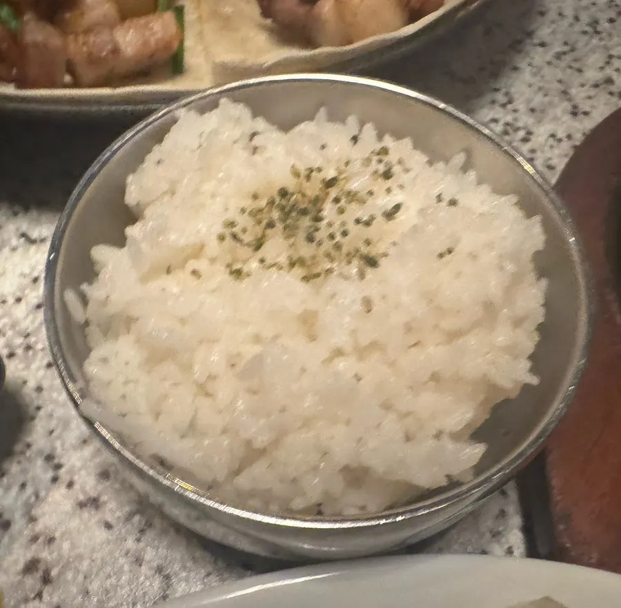 고기와 함께 먹는 된장찌개와 밥