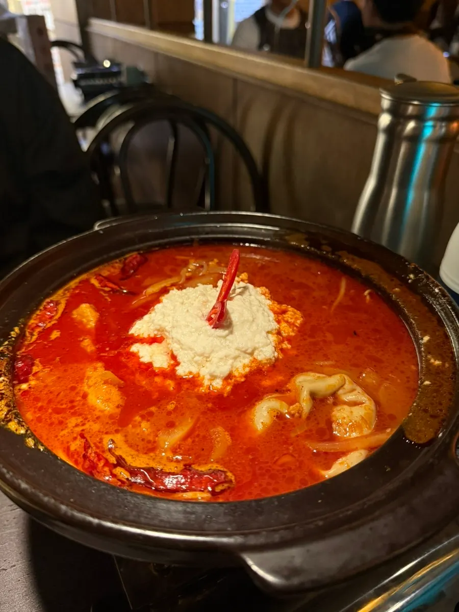 Jeonbyeong itik rangup yang dipotong untuk dimakan