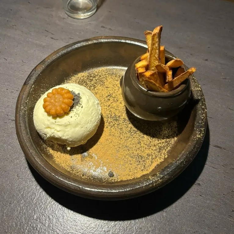 Chicken hot pot with spicy dipping sauce