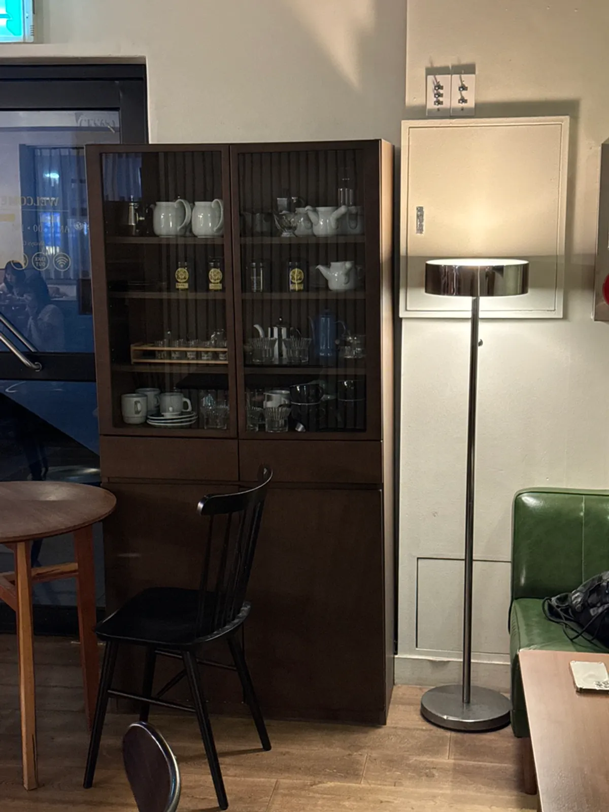 Full spread of desserts and drinks at Eojil In Wangsimni Station Branch
