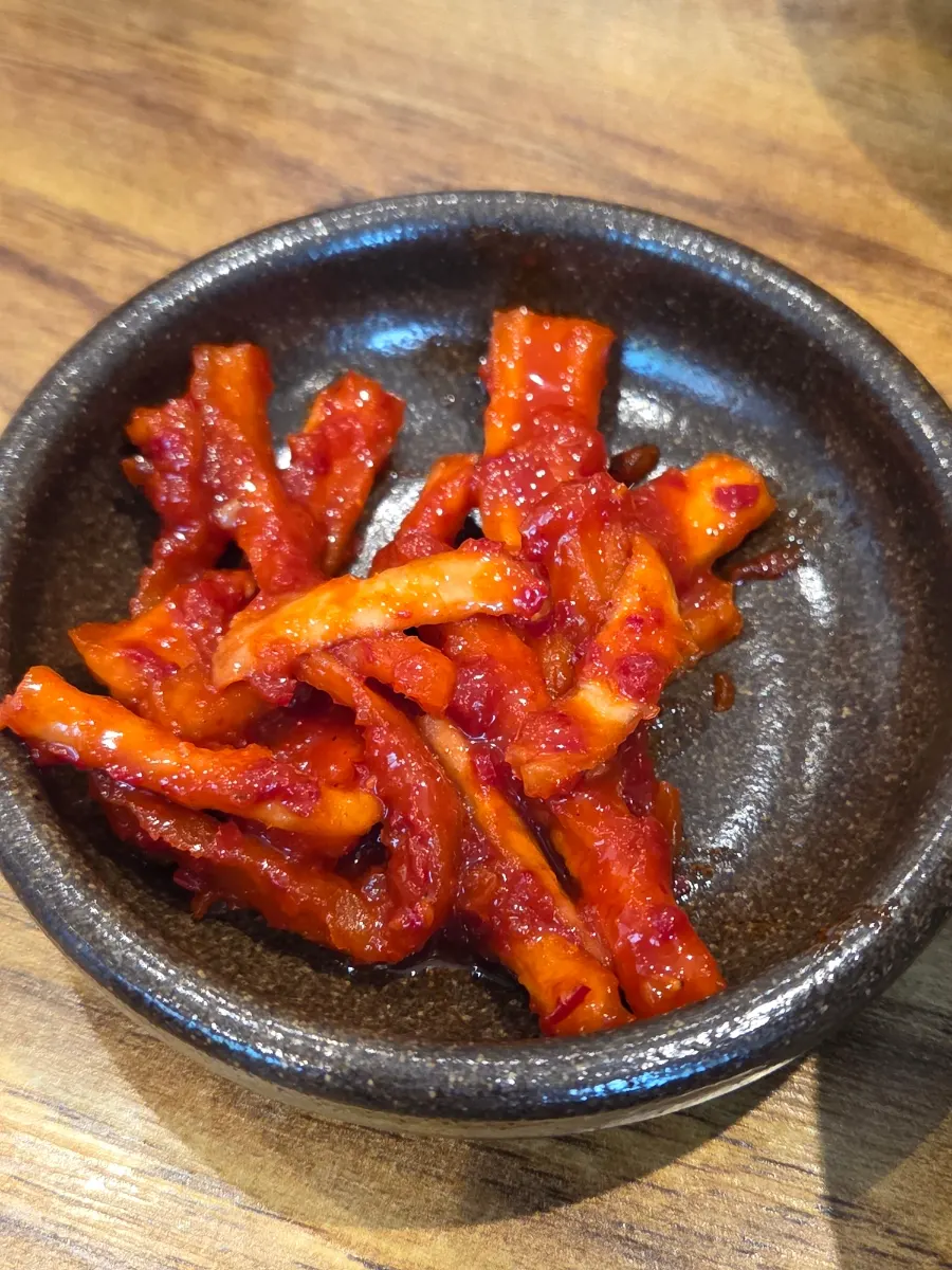 빨갛게 무친 무말랭이무침 반찬