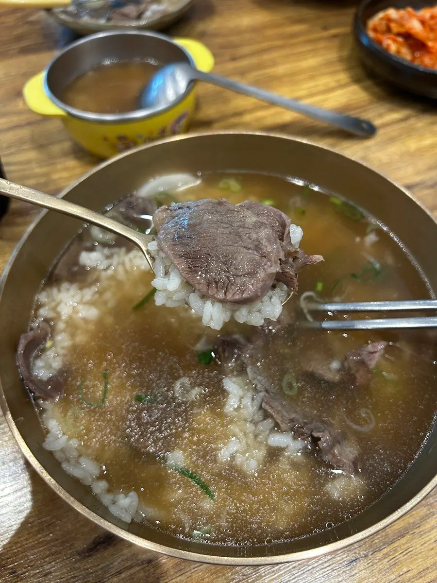 Rice cake slices found inside the gomtang