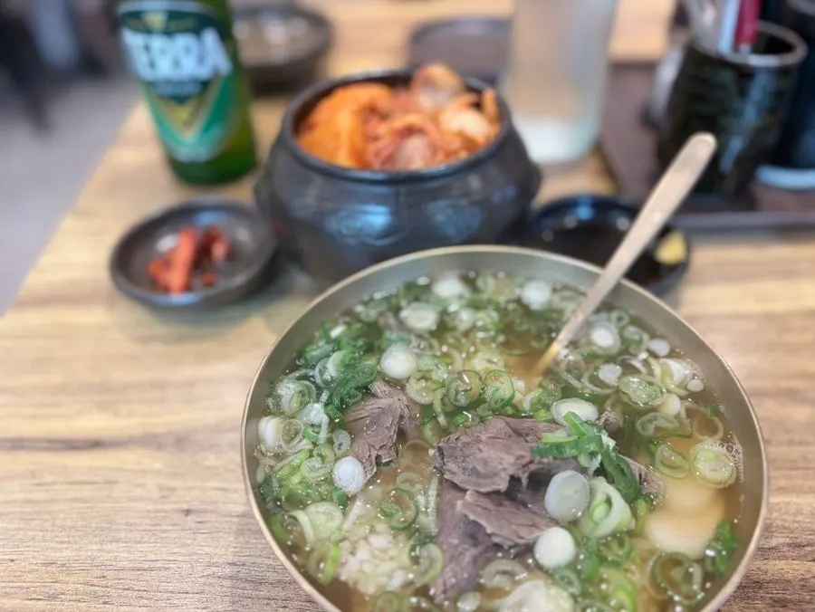 식사를 마친 금녕곰탕 테이블