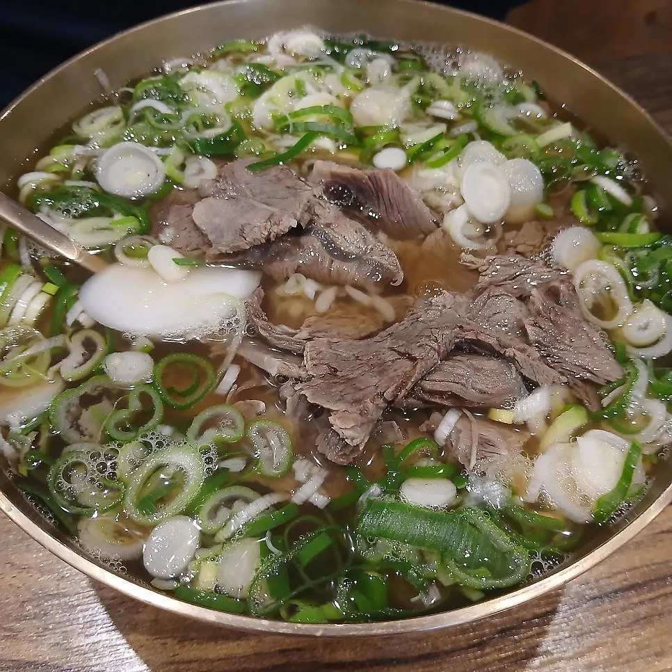 Geumnyeong Gomtang's gomtang special, loaded with meat