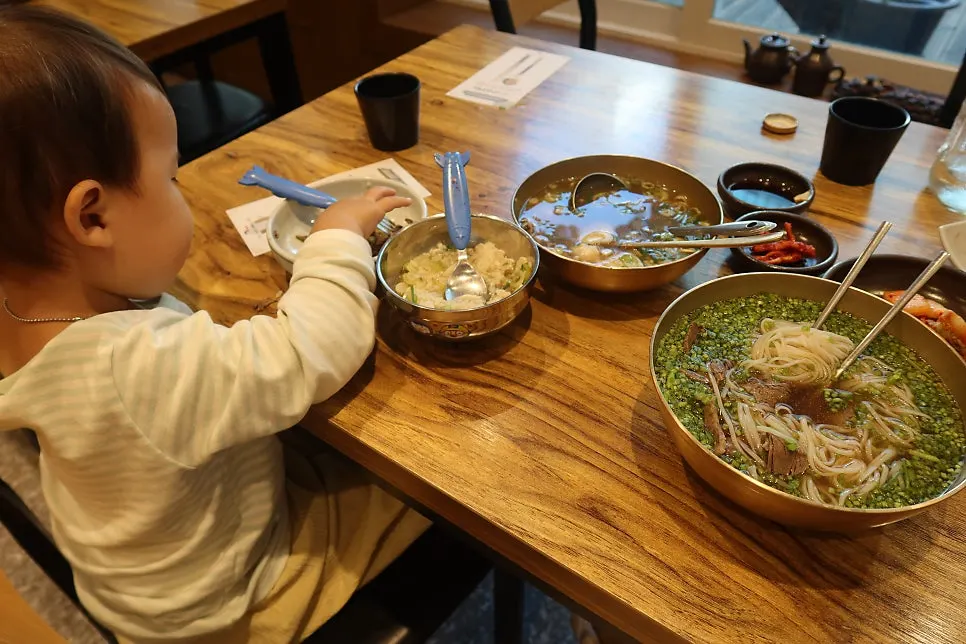 Lunch table at Geumnyeong Gomtang with the baby