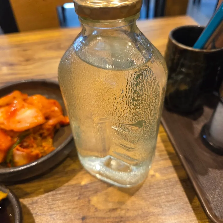 추억의 쥬스병을 쓴 물병