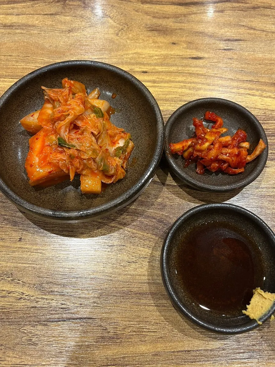 김치와 깍두기, 무말랭이 밑반찬 상차림