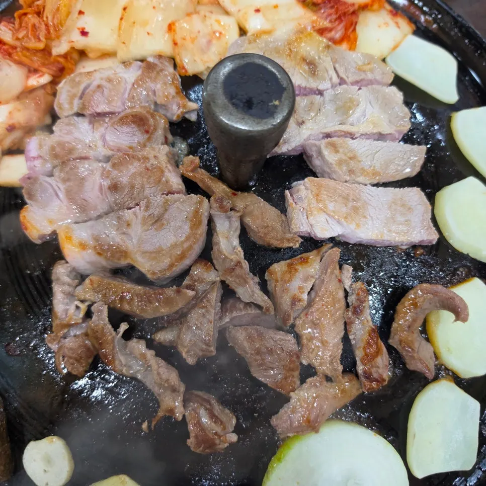 Pork jowl sliced into bite-sized pieces