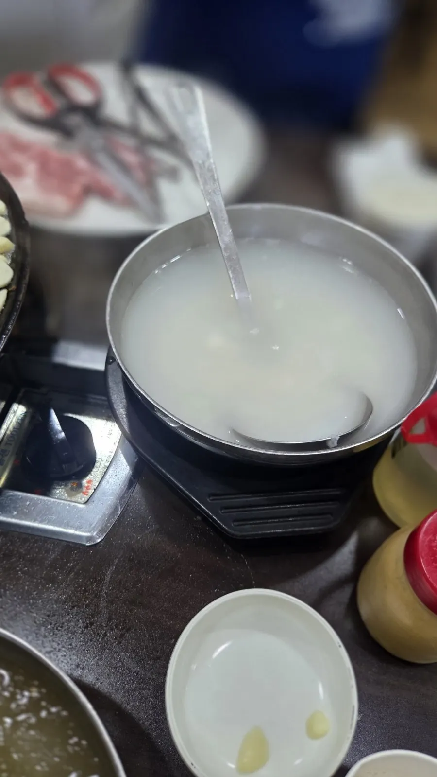두부와 고기가 들어간 된장찌개