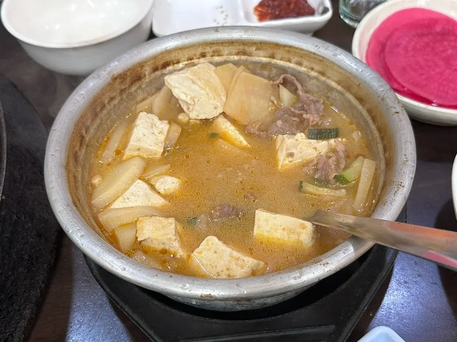 Bibim naengmyeon mixed with the house special sauce