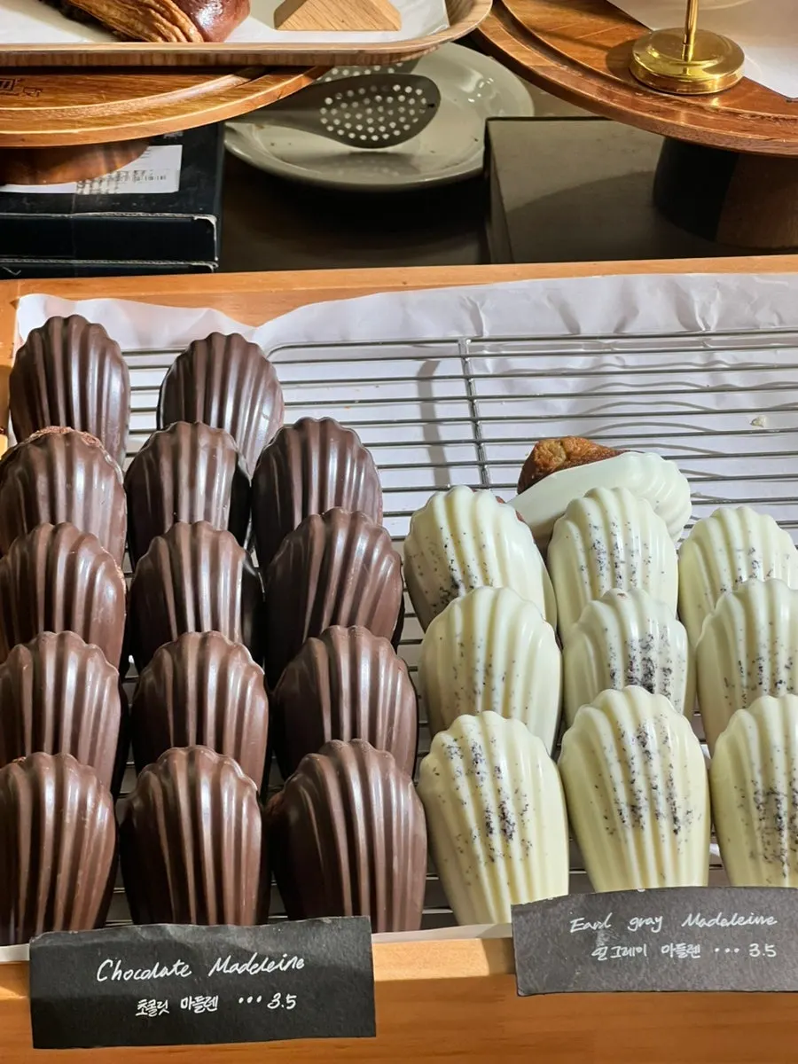 Bakery items made at Little Eojil In