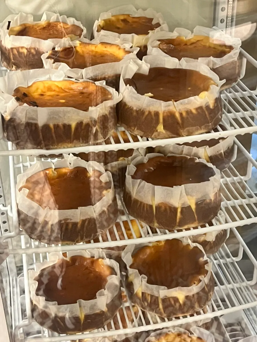 Eojil In signature Basque cheesecake