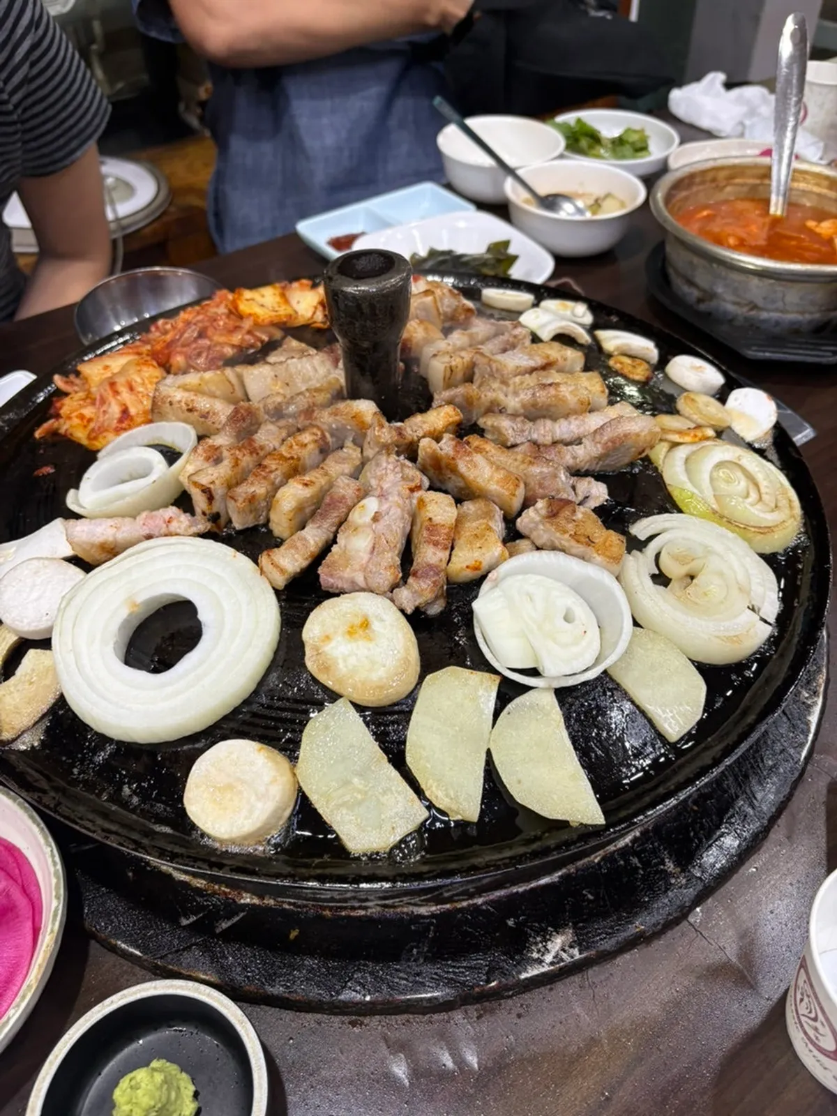 The doenjang jjigae and kimchi jjigae ordered together