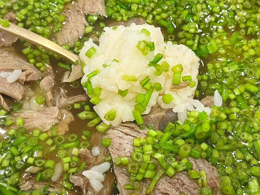 Minari gomtang loaded with Korean beef