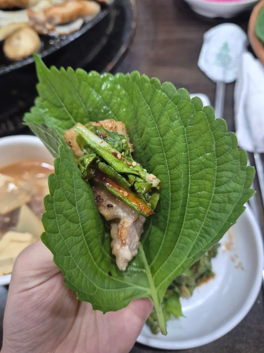 솥뚜껑 소고기 메뉴 사진