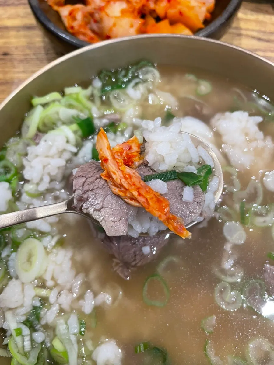 Gomtang with scallions and Korean beef