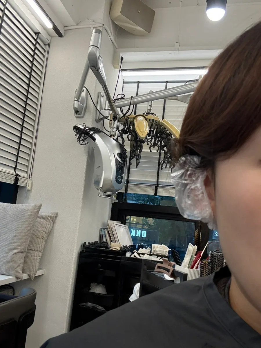 염색 준비를 마친 시술 자리