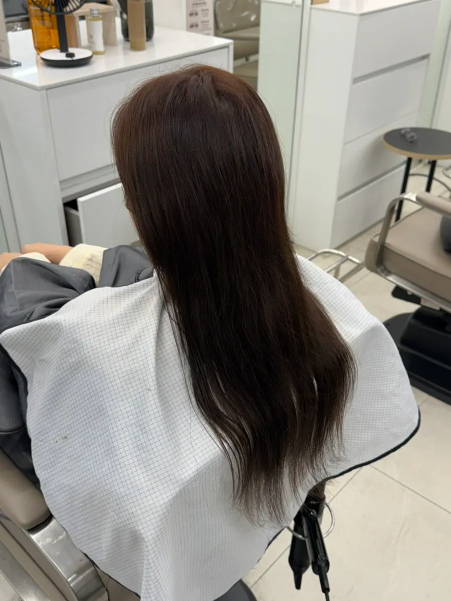 염색 후 톤이 정리된 머릿결
