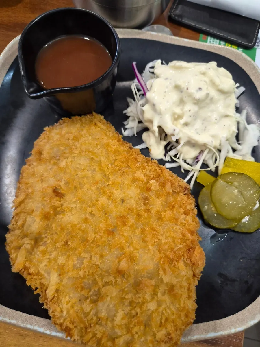 Freshly fried wanttuk pork cutlet