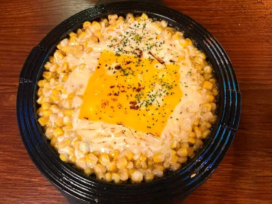 치즈가 늘어나는 사이드 메뉴 콘치이이이즈