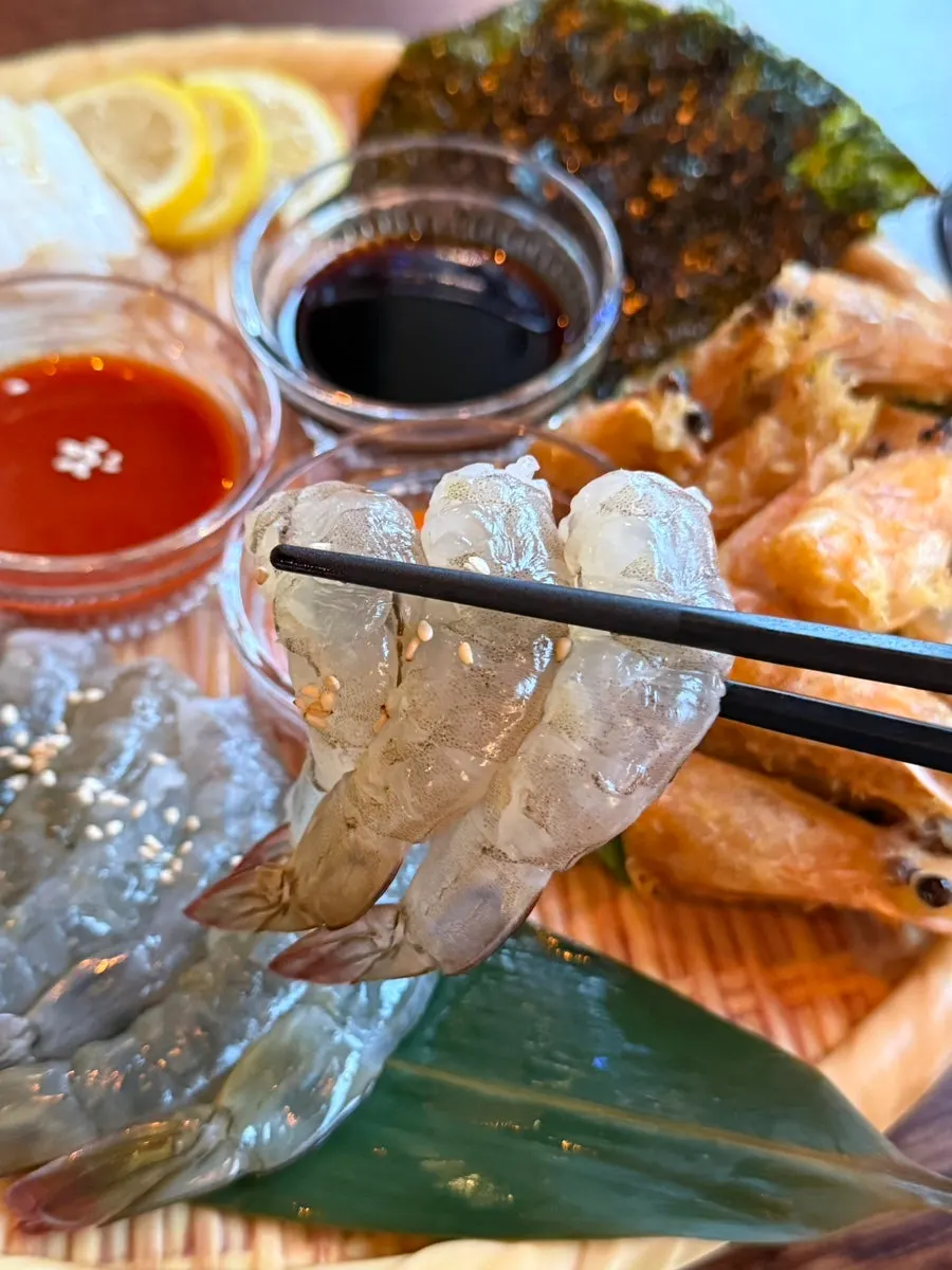 A plate of the daily-limited raw shrimp sashimi, only 10 servings a day