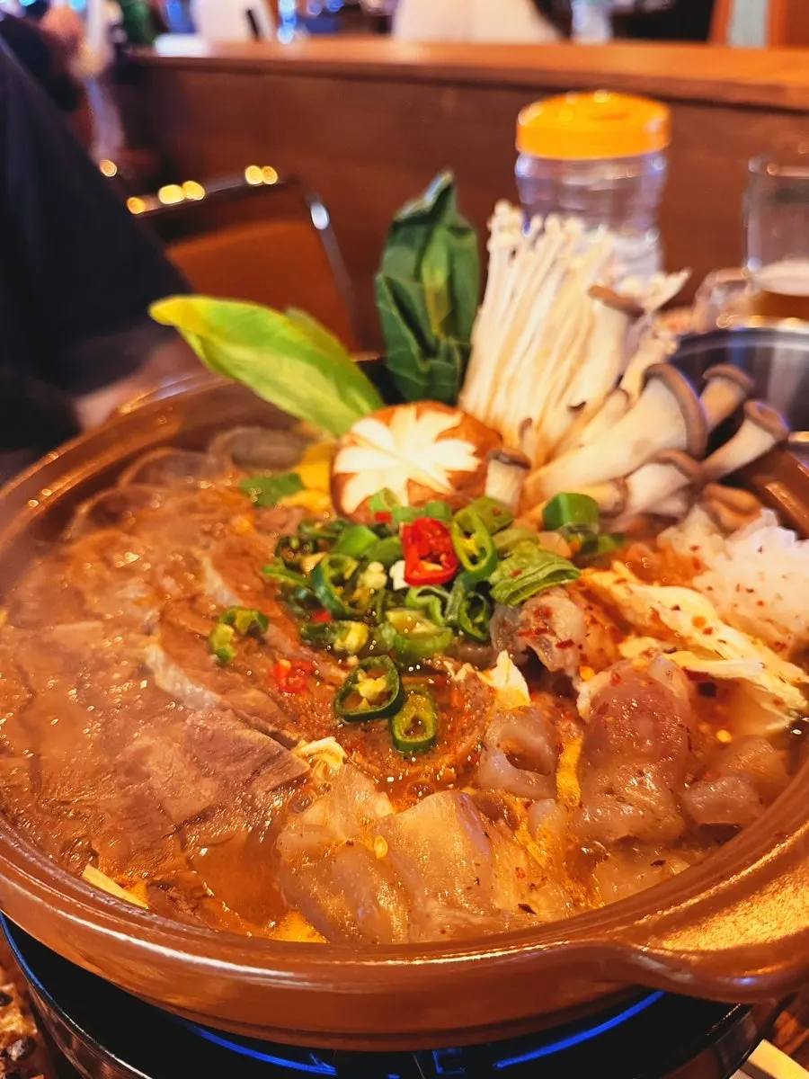Spicy beef shank and tendon hotpot loaded with tendon
