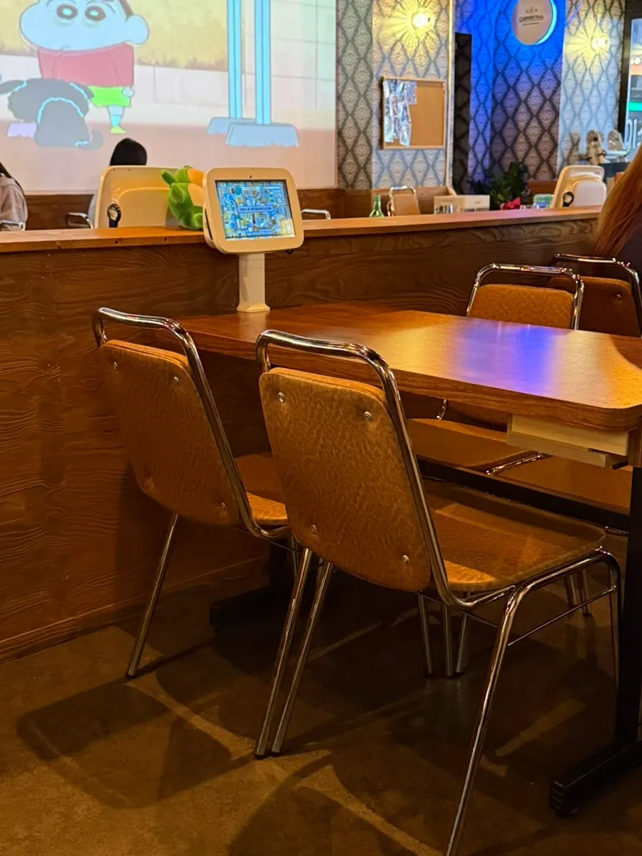 Spacious retro-styled seating area