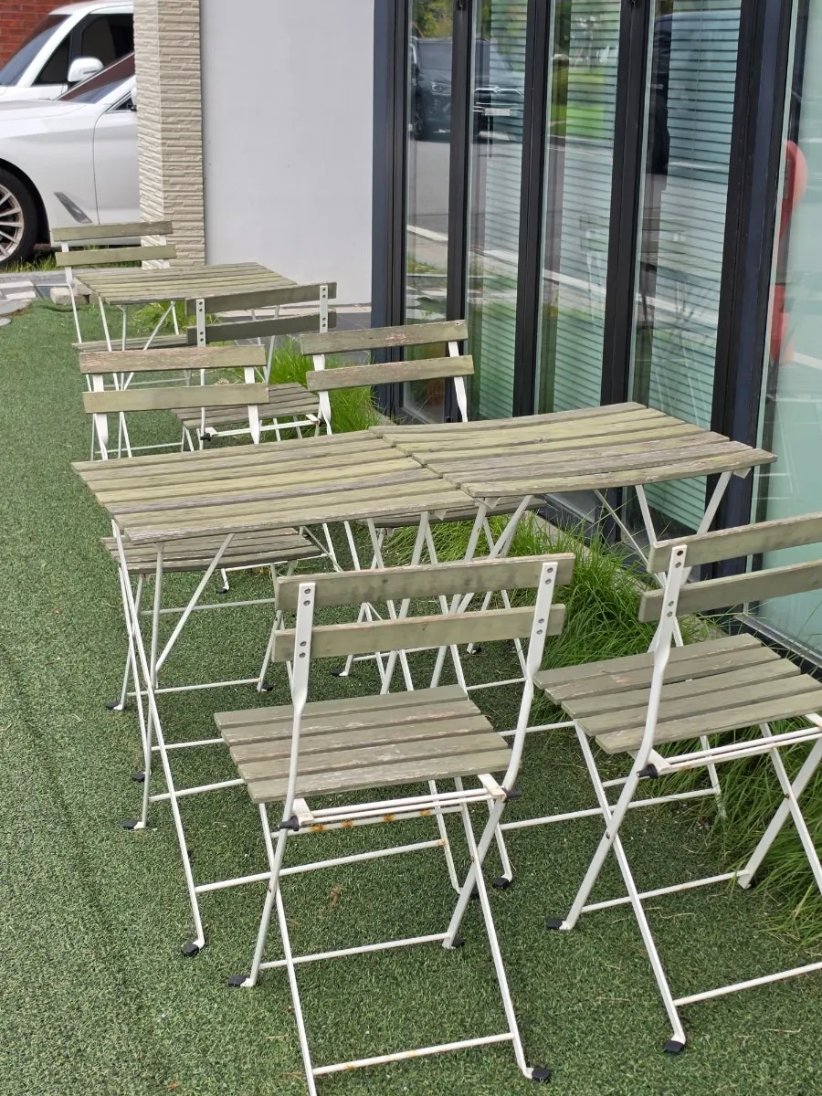Outdoor terrace seating at When You Bite