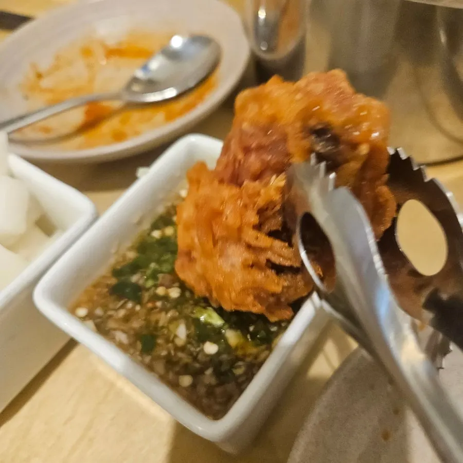 Close-up of a piece of Eungdapharachicken