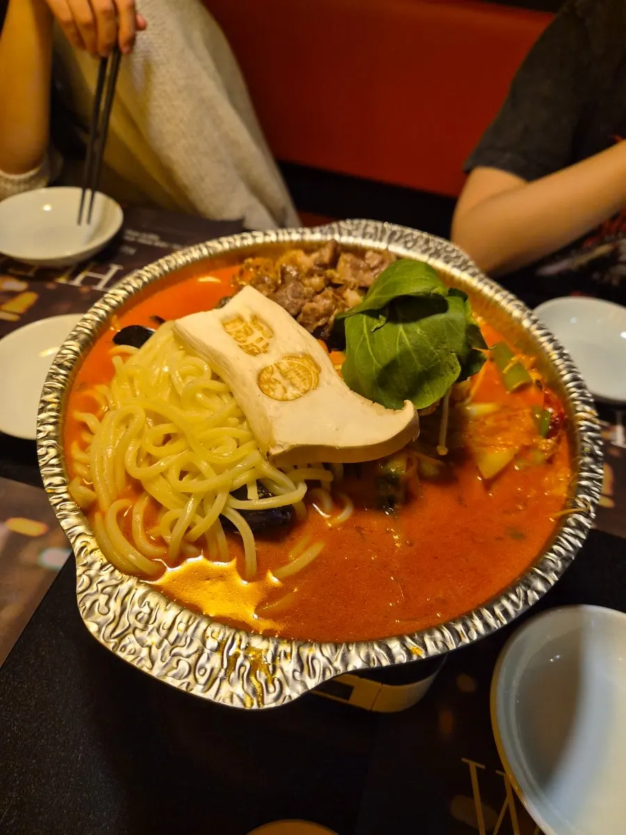 휘얼 미금점 차돌짬뽕탕 한 냄비
