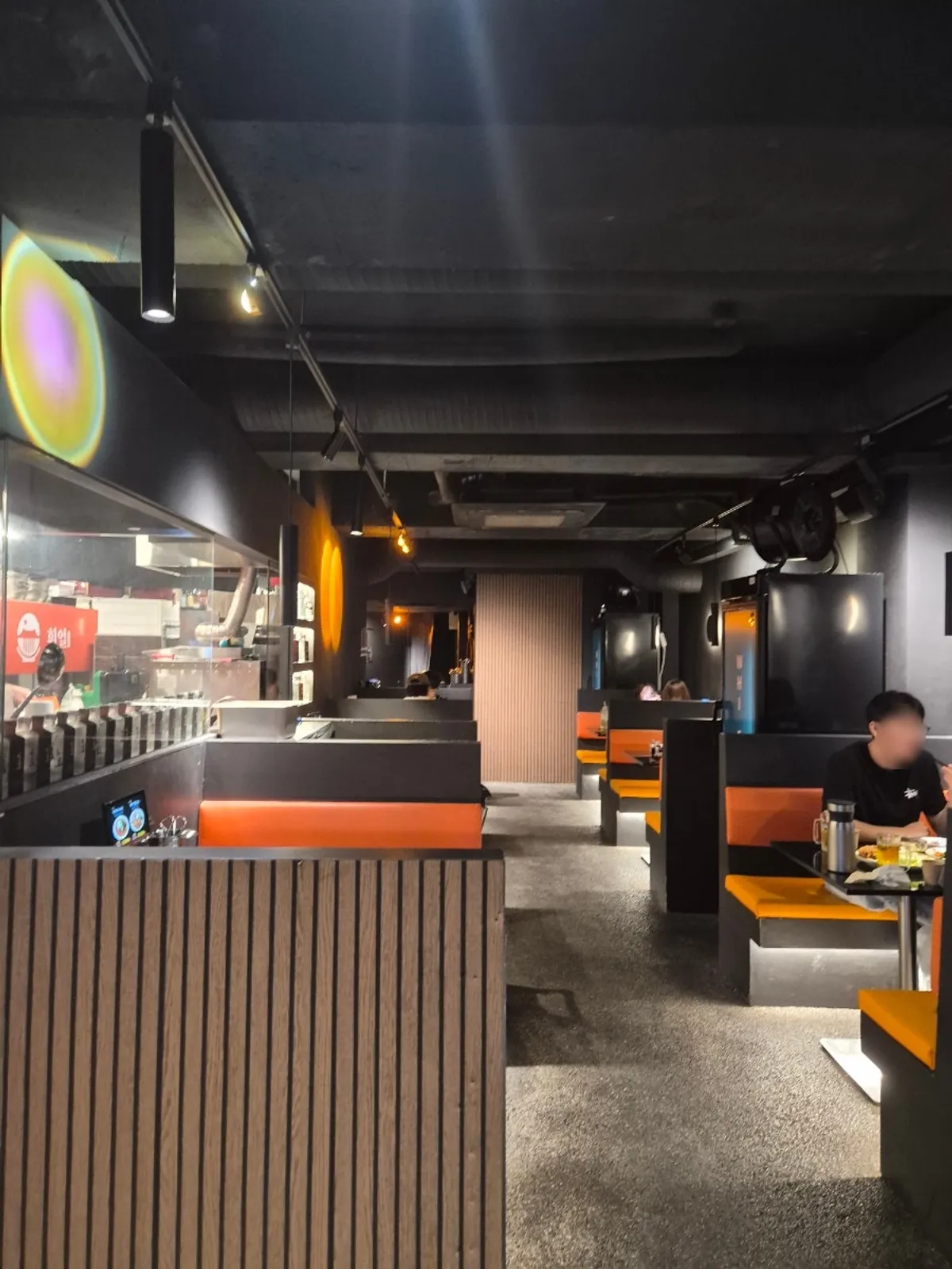 亜洲大三叉路の料理酒場Hwial亜洲大店訪問写真
