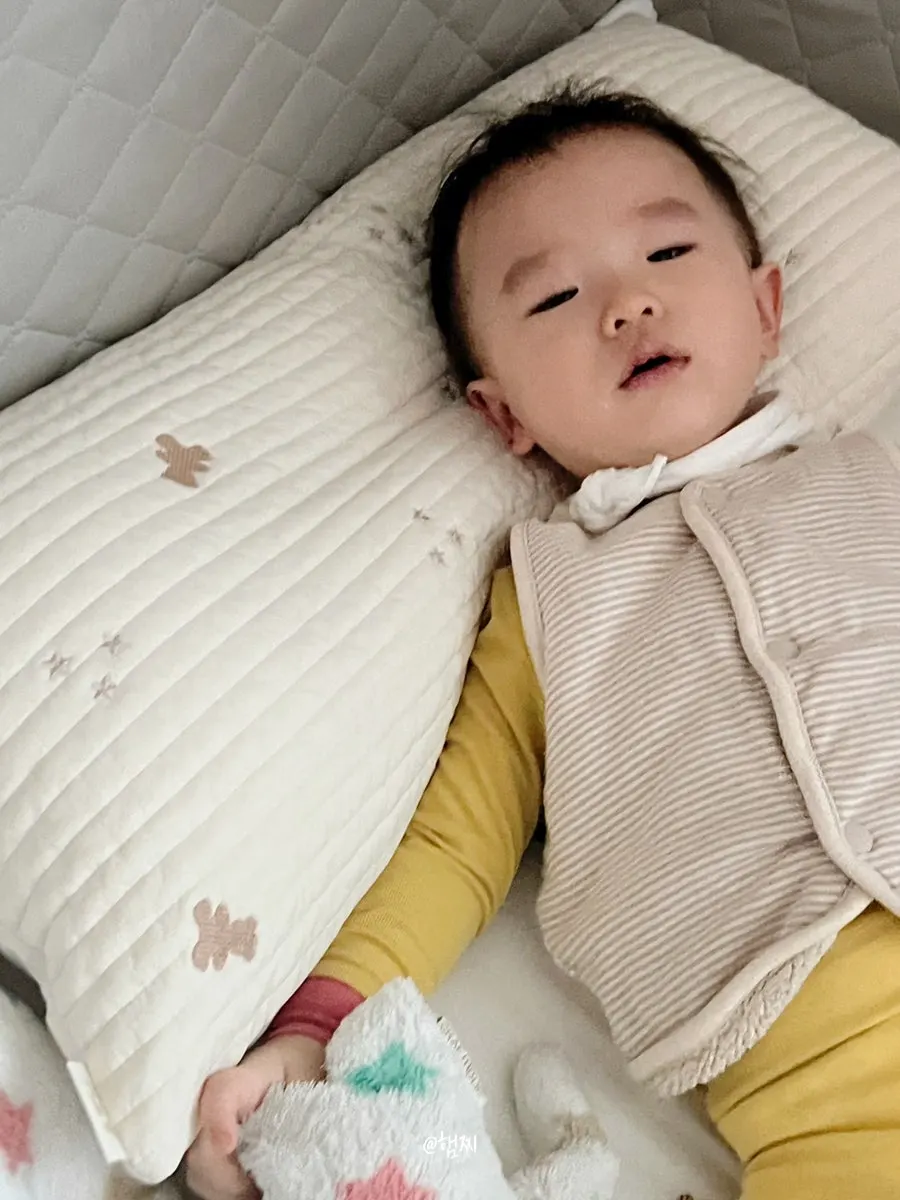 세탁 전 와이드 아기베개 모습