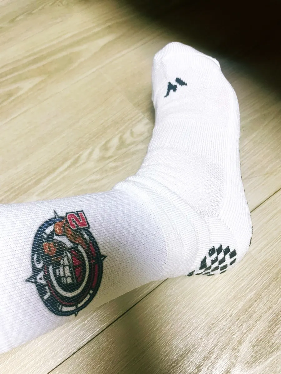 Diamond non-slip pattern on the sole of sports socks