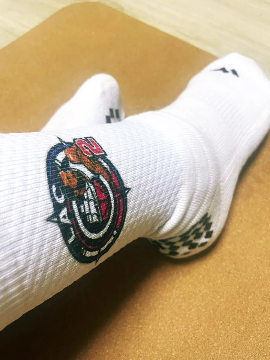Wide silicone non-slip section on the sole of WINABLE socks