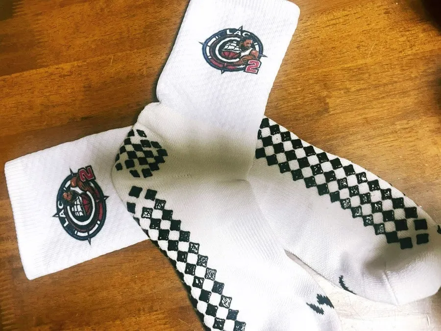 WINABLE sports socks with a self-made logo