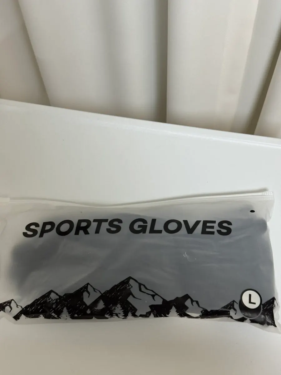 Gloves for winter outdoor activities