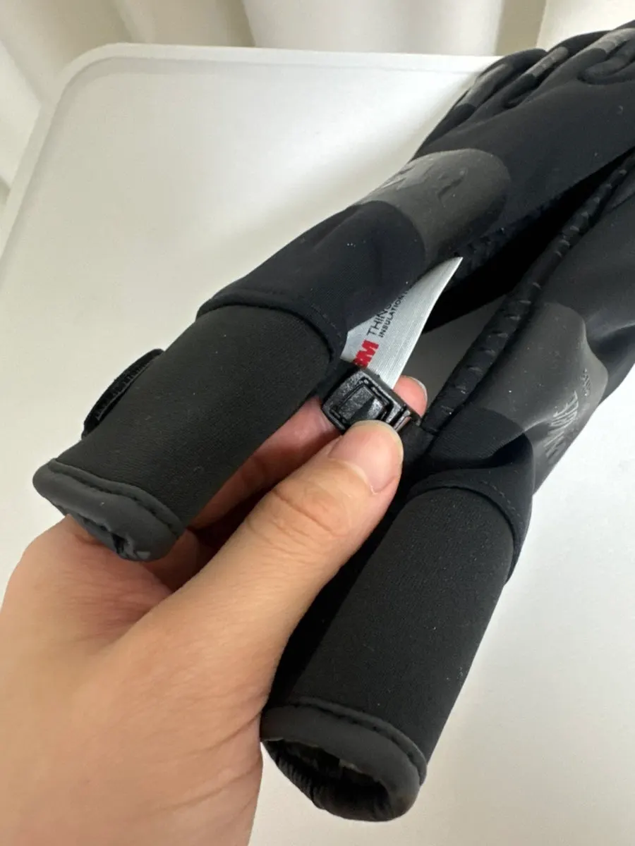 3M Thinsulate ski gloves