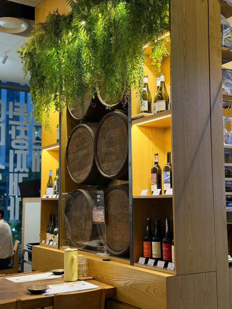 Table setting at Wine Joomak Chacha Yeouido Station Branch