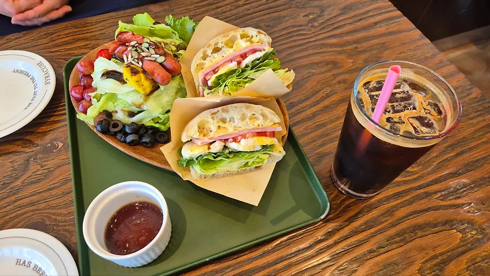 Brunch paired with iced Americanos