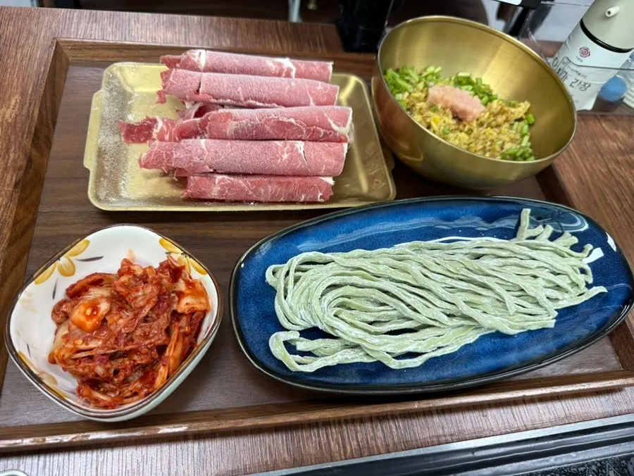 Shabu broth and kalguksu set