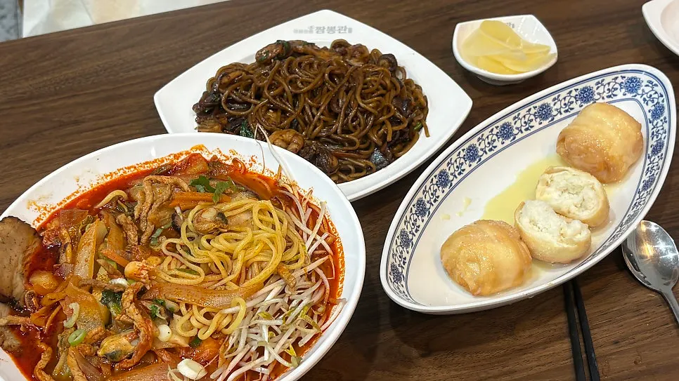 Full table at Jjampponggwan Wirye Branch ordered at spice level 1