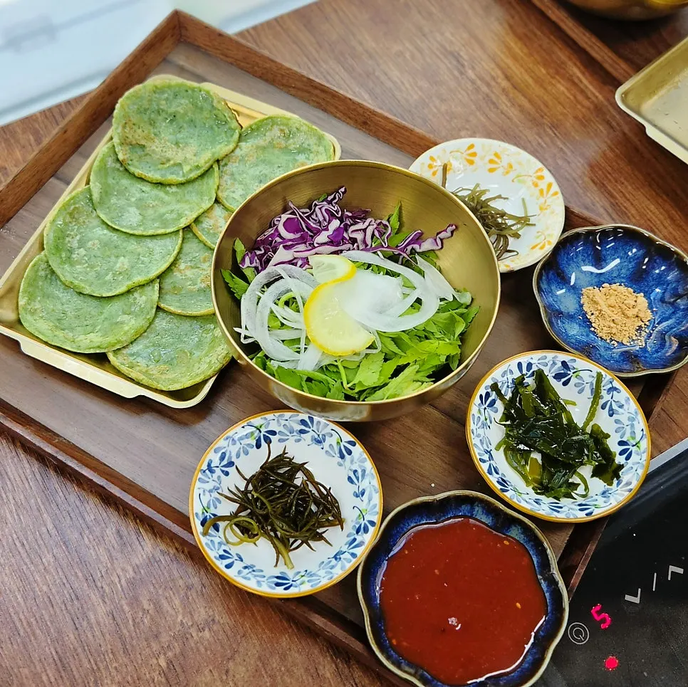 Plate of shabu-shabu vegetables and beef