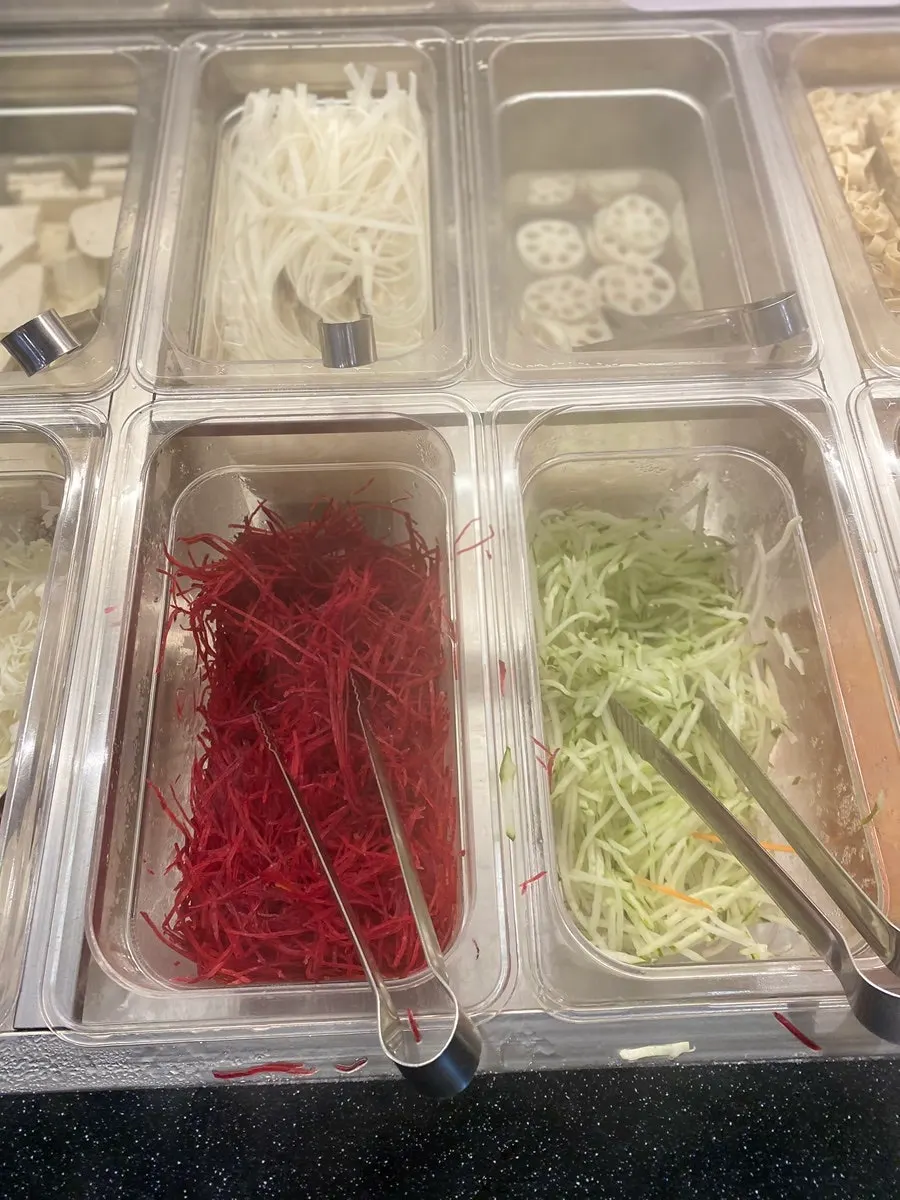 Crisp vegetables for Vietnamese rice-paper wraps