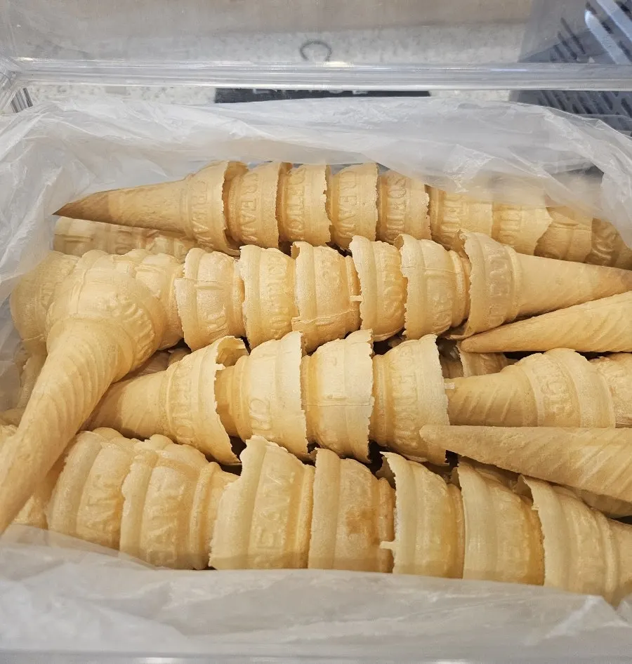 후식 아이스크림과 커피