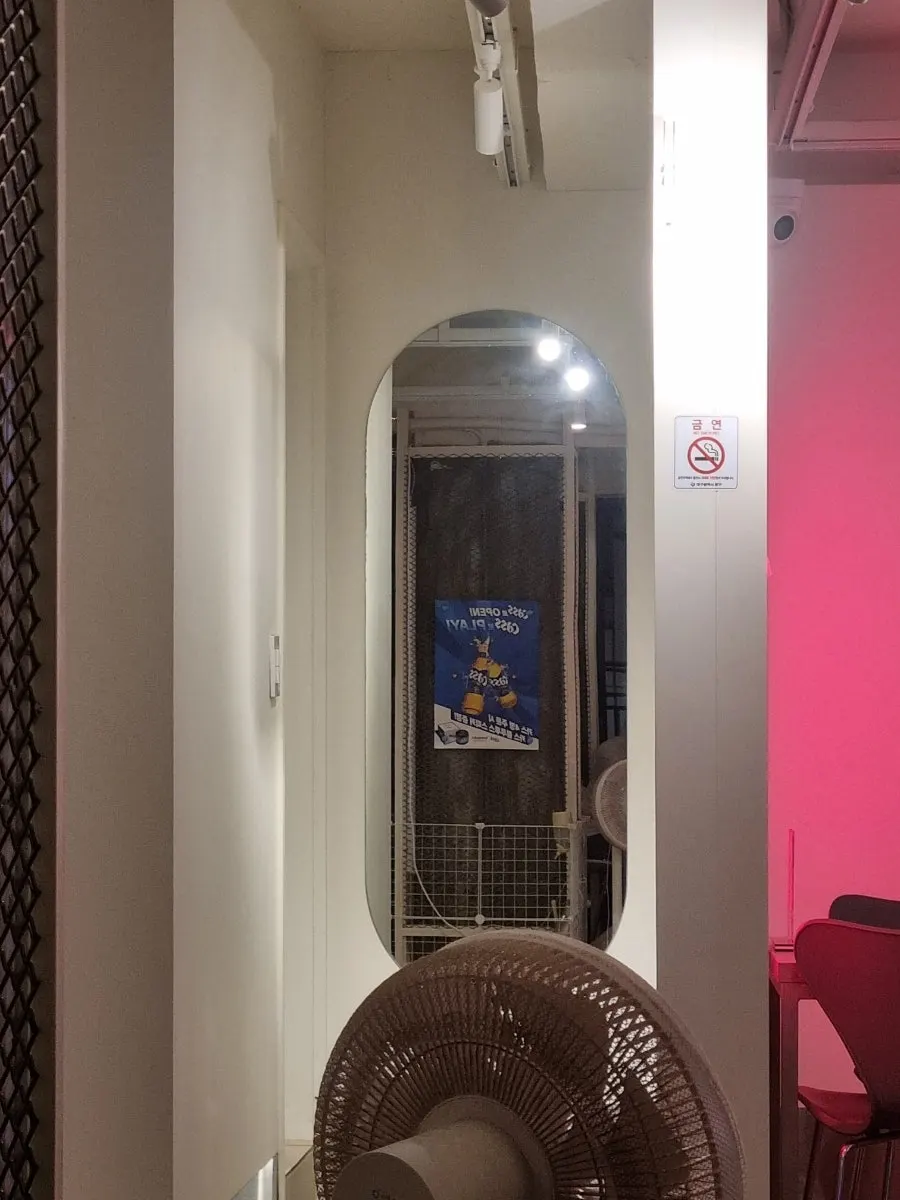 Interior atmosphere and lighting of the gopchang restaurant