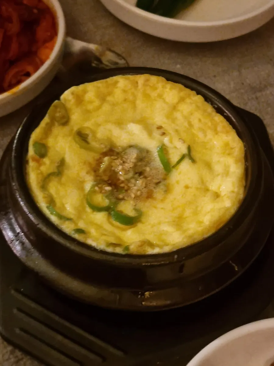 Close-up of the complimentary side dish setup